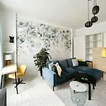 Football Fan Retreat On Rumbach Street By Newave Apartments